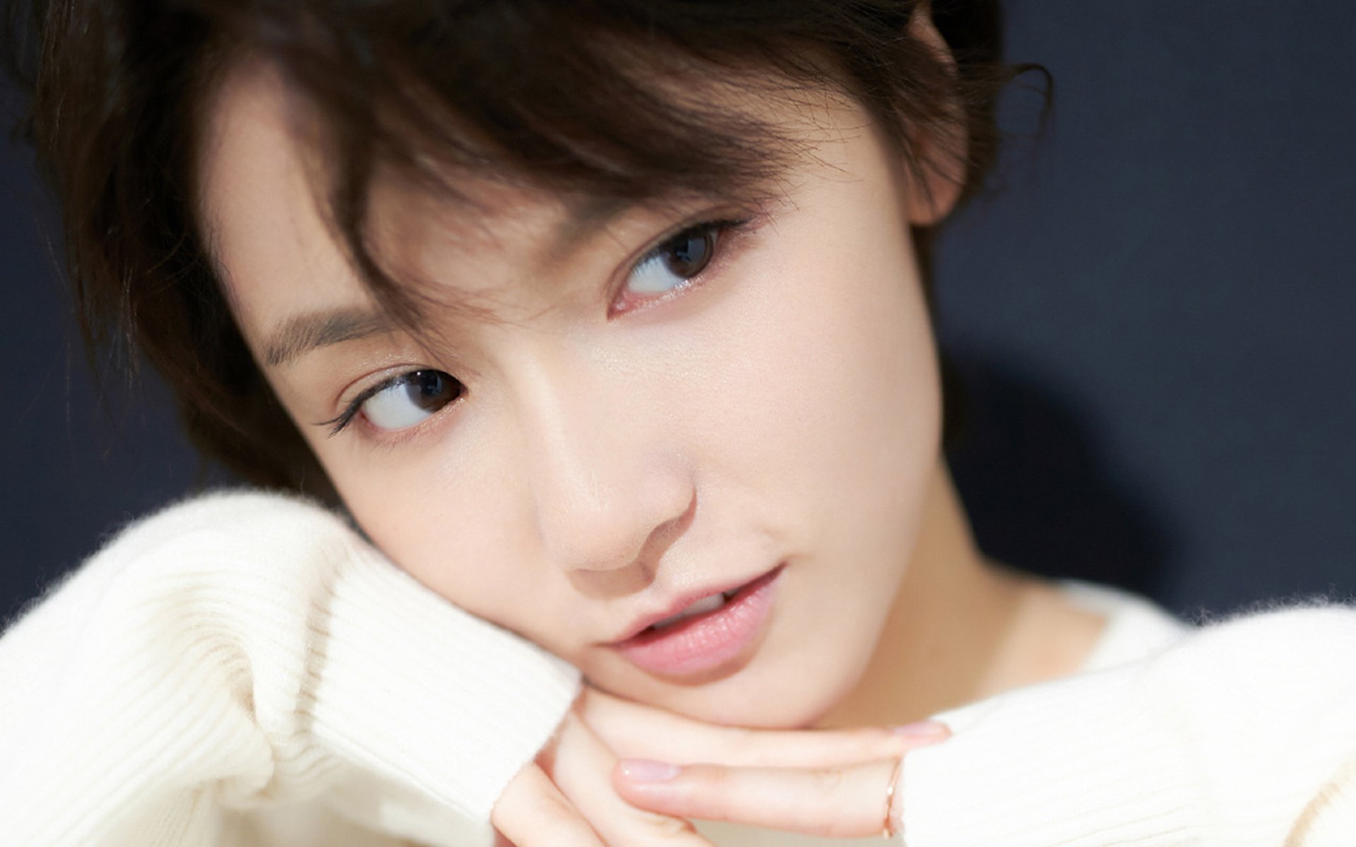 开云体育app网页版安全-_国际男子足球明星争霸：火爆赛场笑傲江湖_，国际足坛帅哥